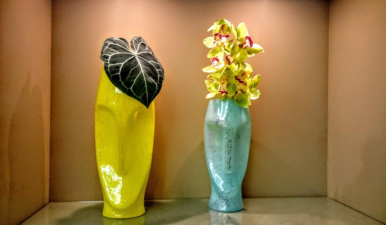 Vasi colorati stile Modigliani