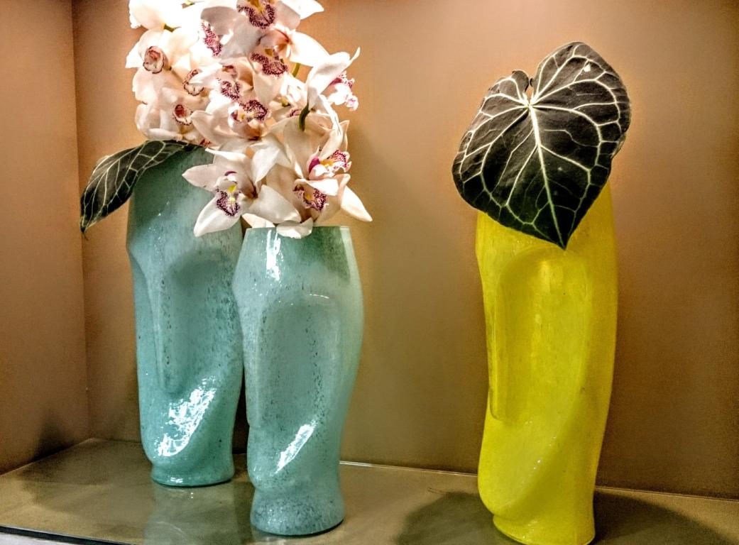 Vasi colorati stile Modigliani